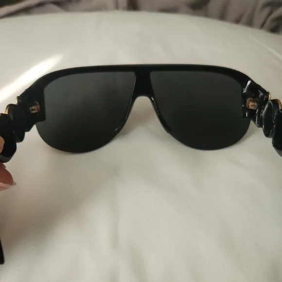 Versace Sunglasses - Picture 5 of 9